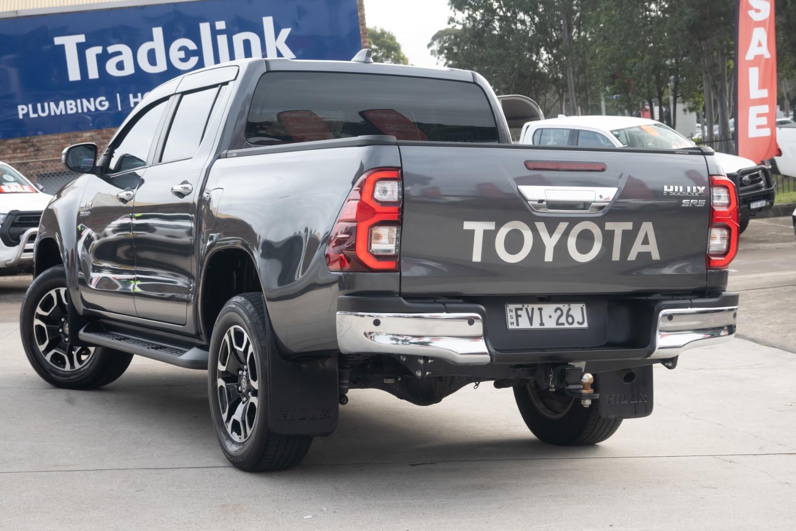 2022 Toyota Hilux SR5 in Silver