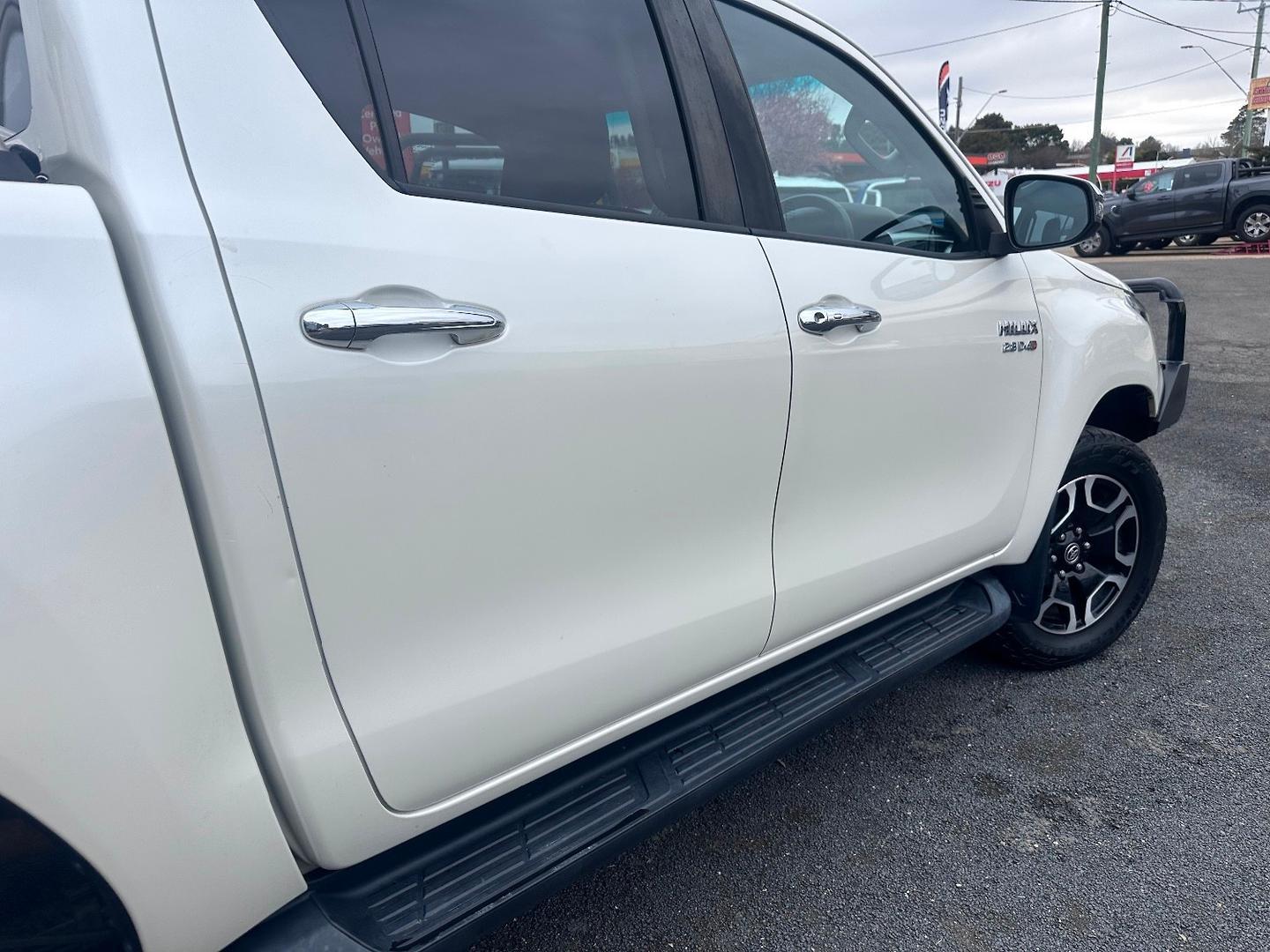 2022 Toyota Hilux SR5 in White