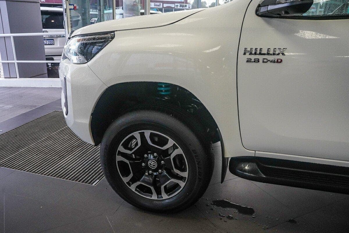 2023 Toyota Hilux SR5 in White