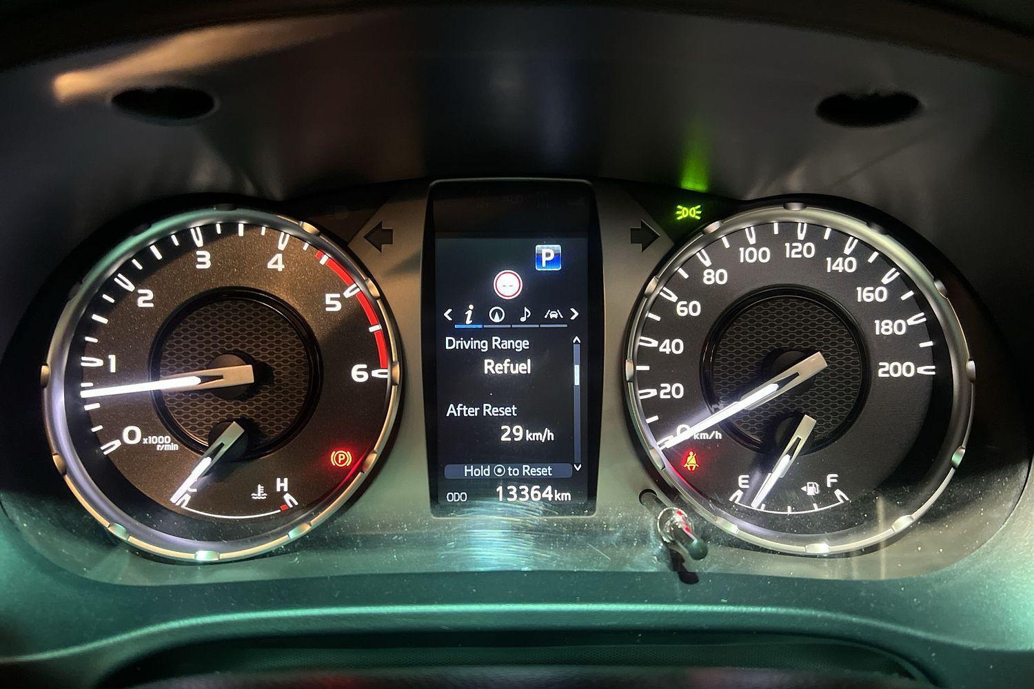 2023 Toyota Hilux SR5 in White