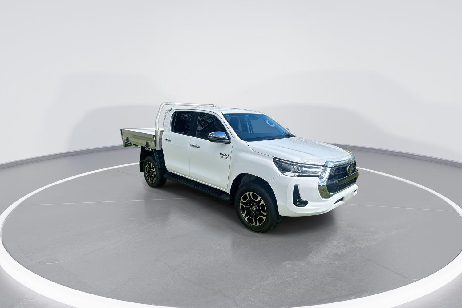 2023 Toyota Hilux SR5 in White