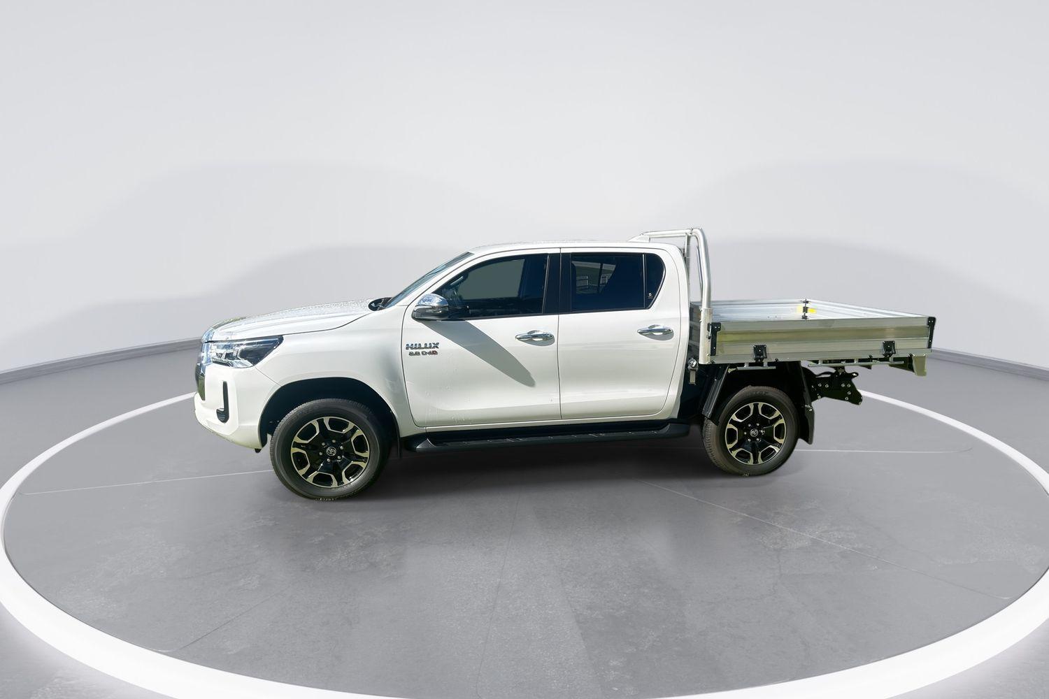 2023 Toyota Hilux SR5 in White