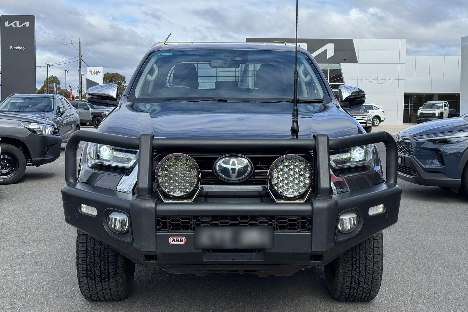 2023 Toyota Hilux SR5 in Silver