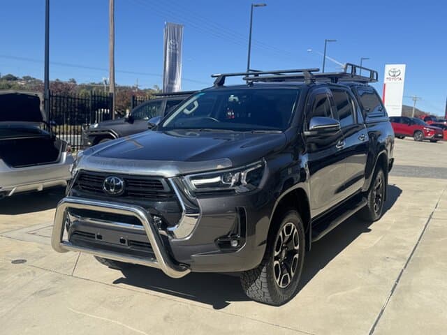 2021 Toyota Hilux SR5 in Silver