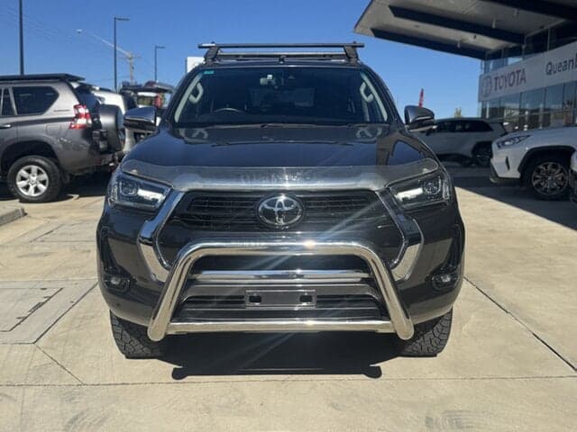 2021 Toyota Hilux SR5 in Silver