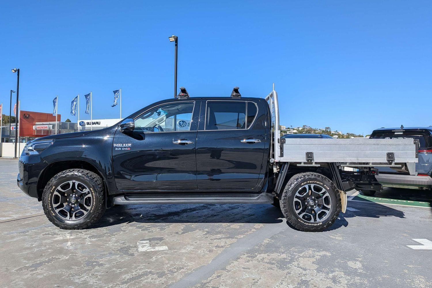 2021 Toyota Hilux SR5 in Black