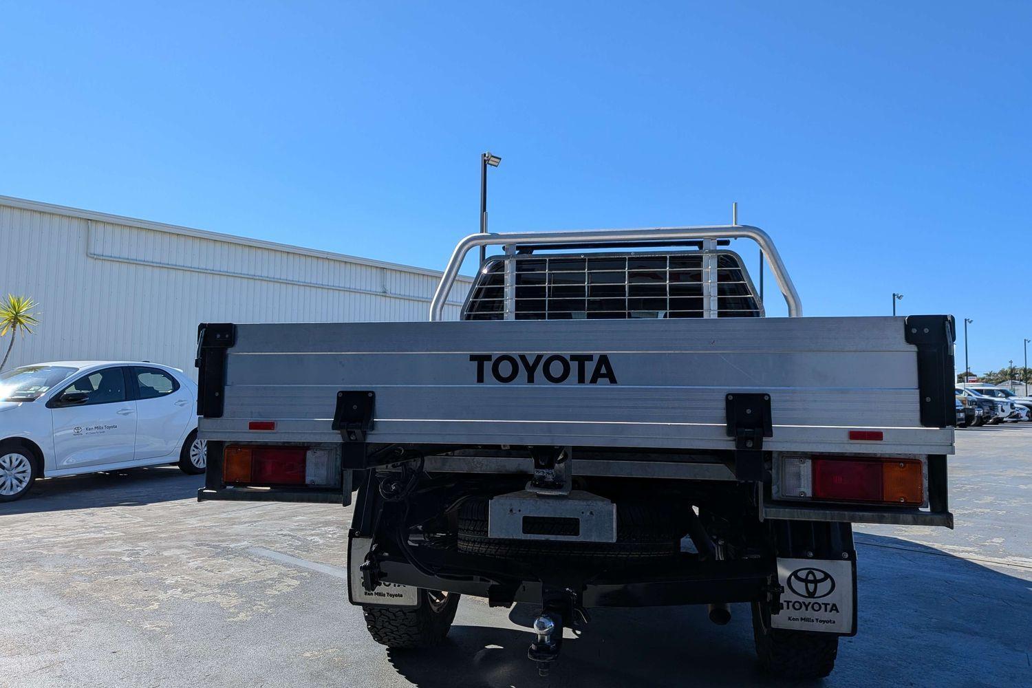 2021 Toyota Hilux SR5 in Black
