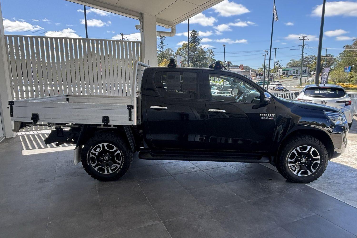 2021 Toyota Hilux SR5 in Black