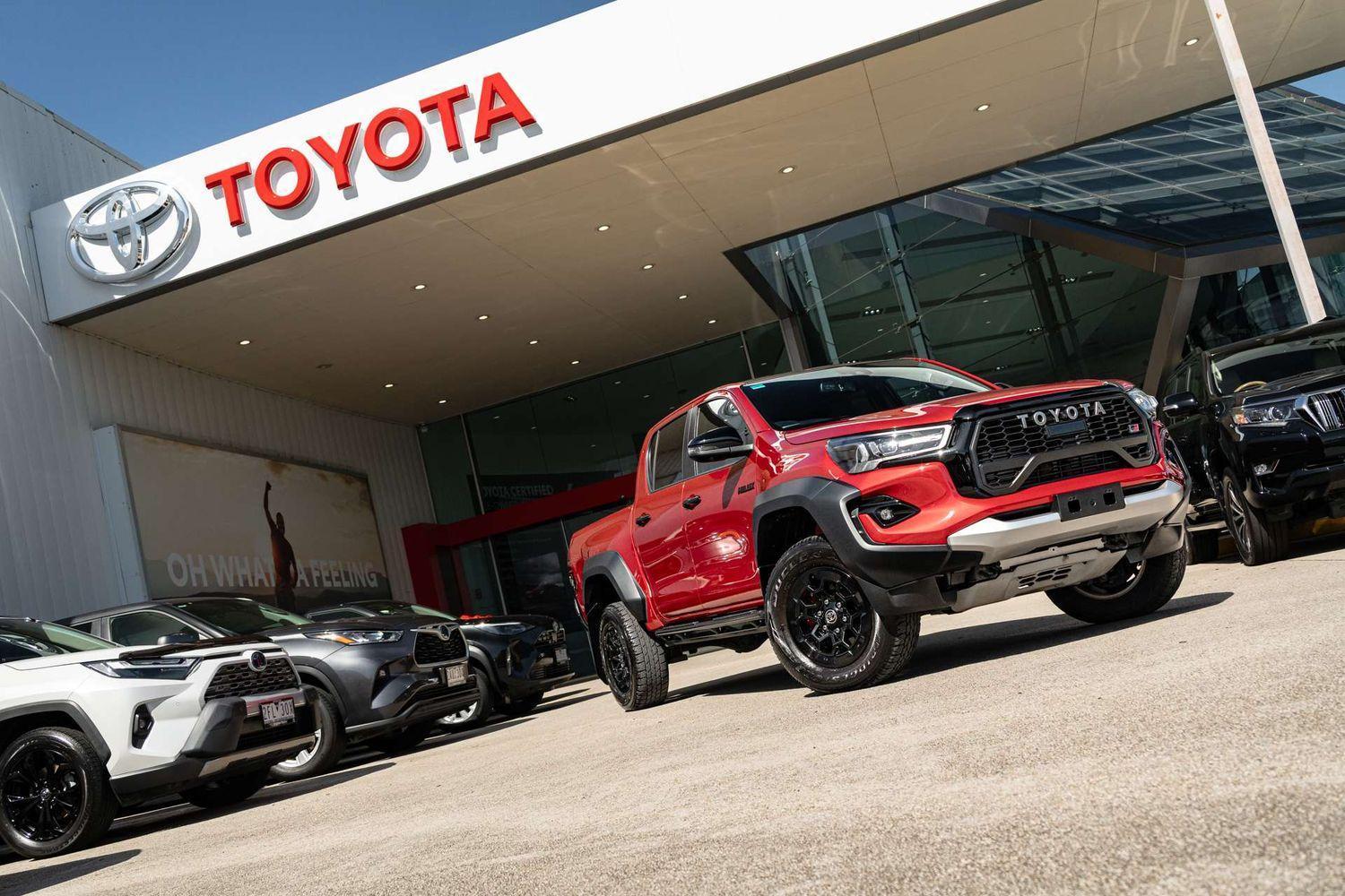 2025 Toyota Hilux GR-S in Two Tone Red