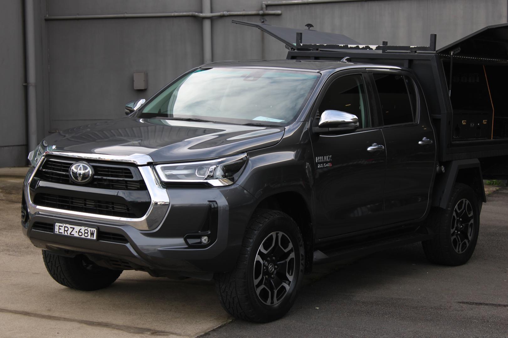 2021 Toyota Hilux SR5 in Silver