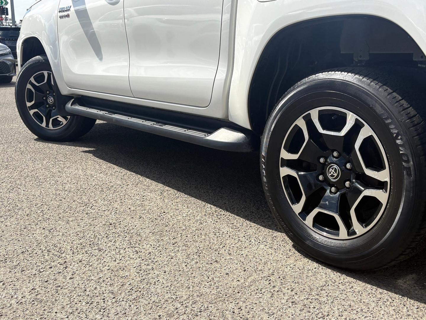 2022 Toyota Hilux SR5 in White