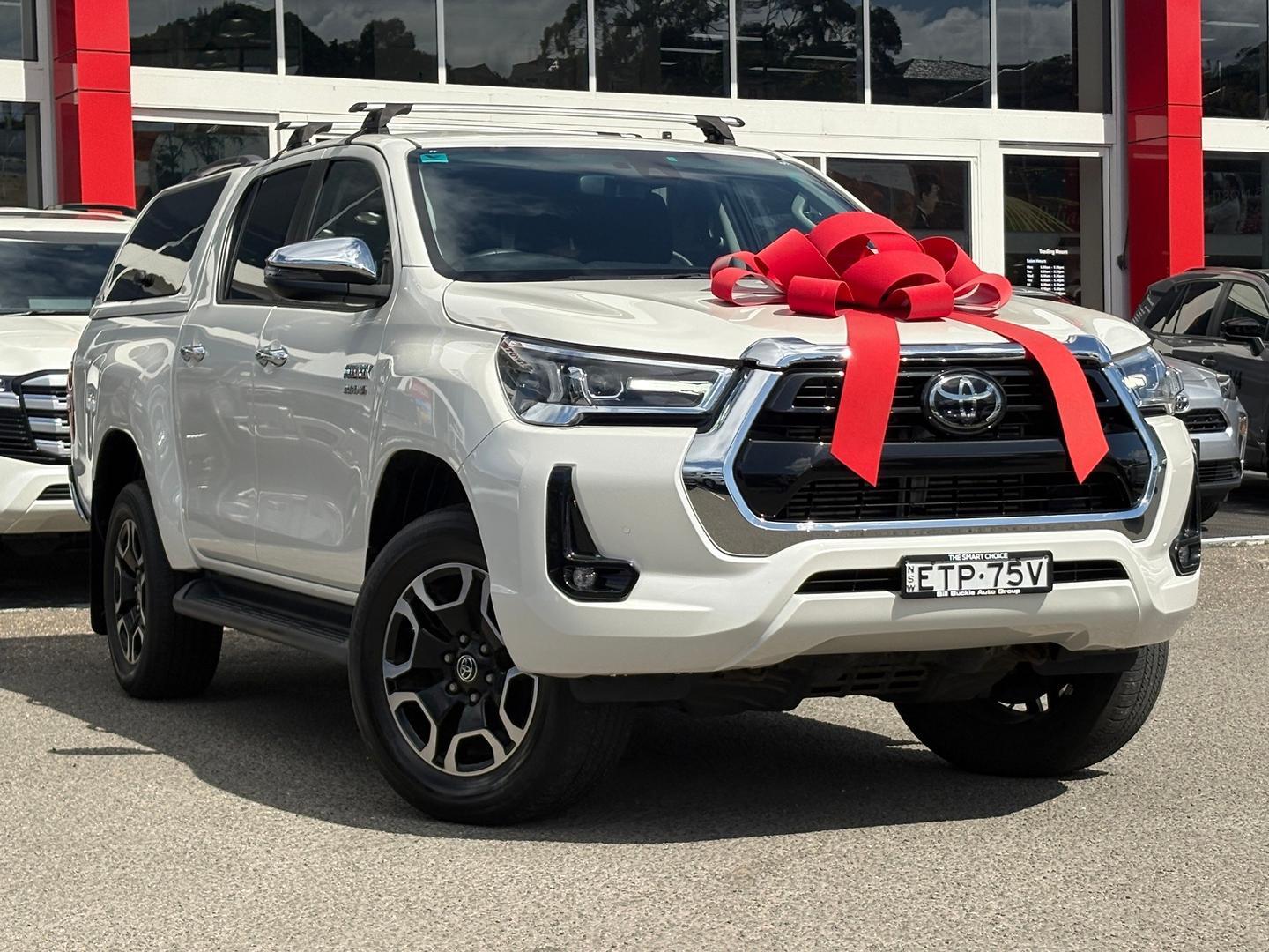 2022 Toyota Hilux SR5 in White