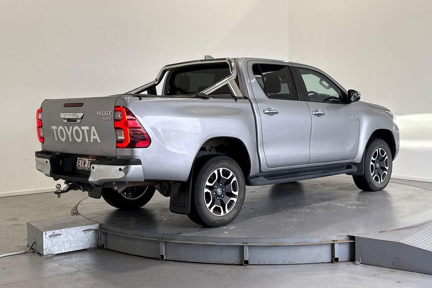 2022 Toyota Hilux SR5 in Silver