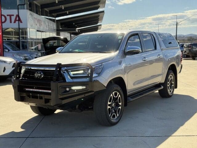 2023 Toyota Hilux SR5 in Silver
