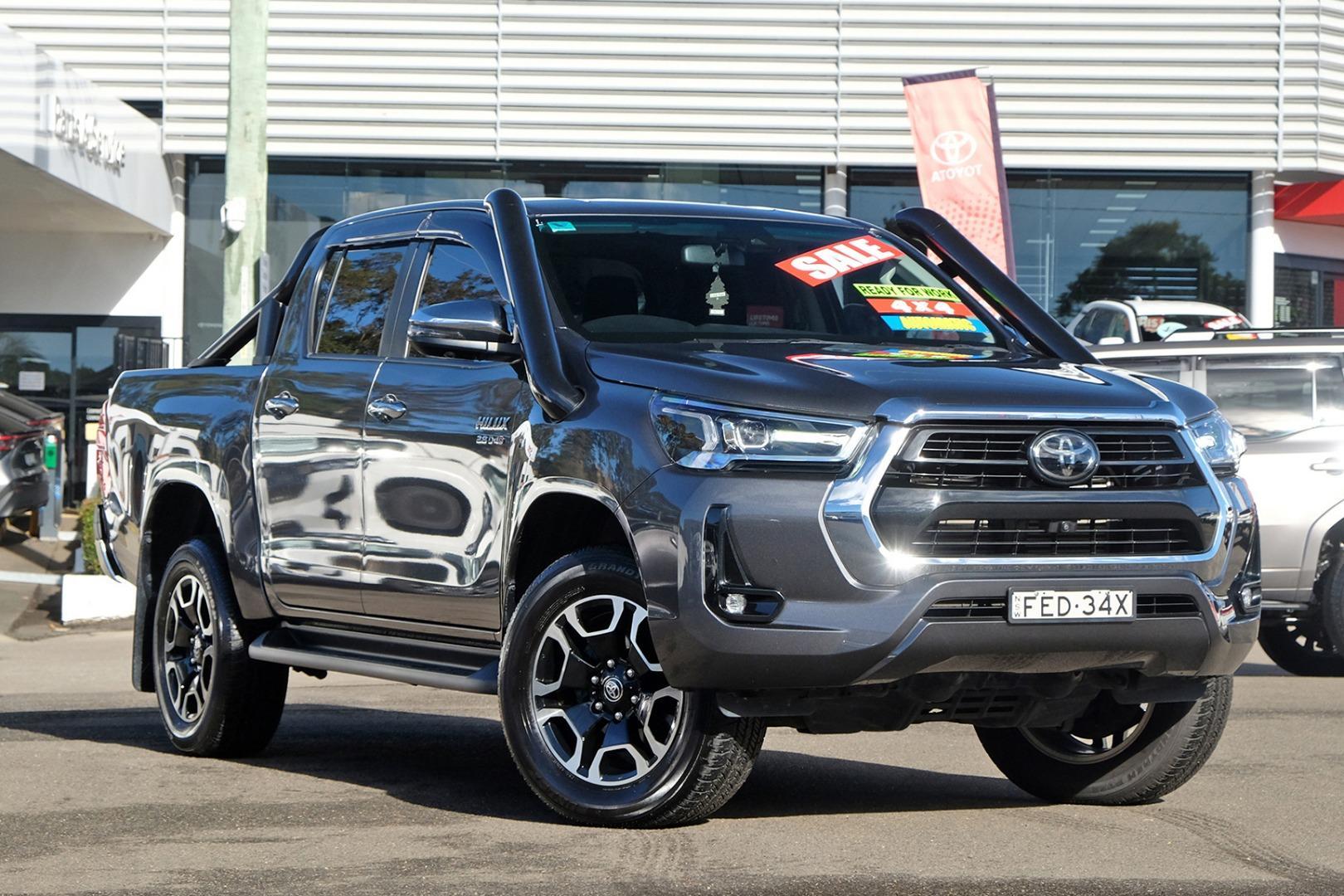 2023 Toyota Hilux SR5 in Silver