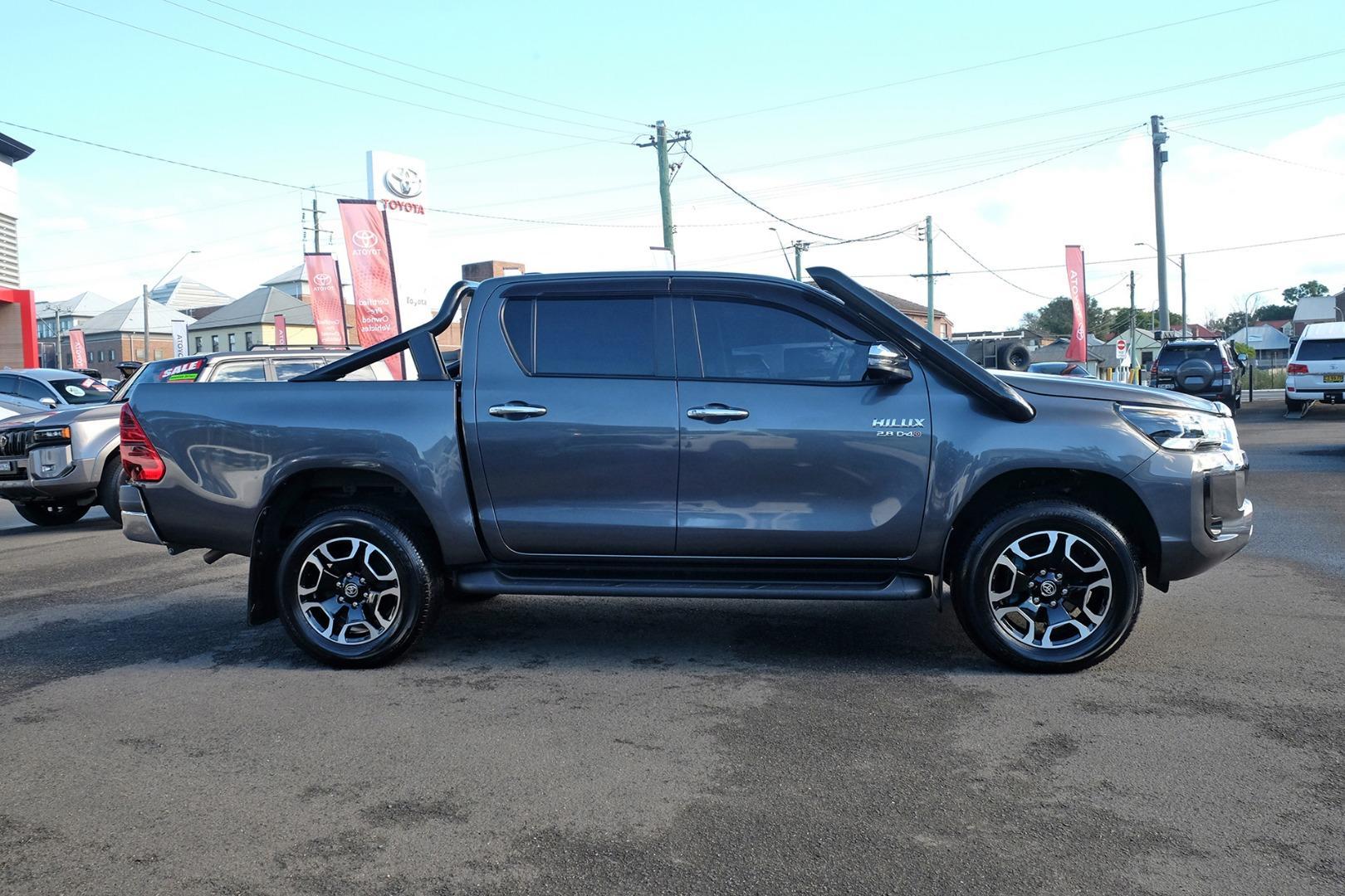 2023 Toyota Hilux SR5 in Silver