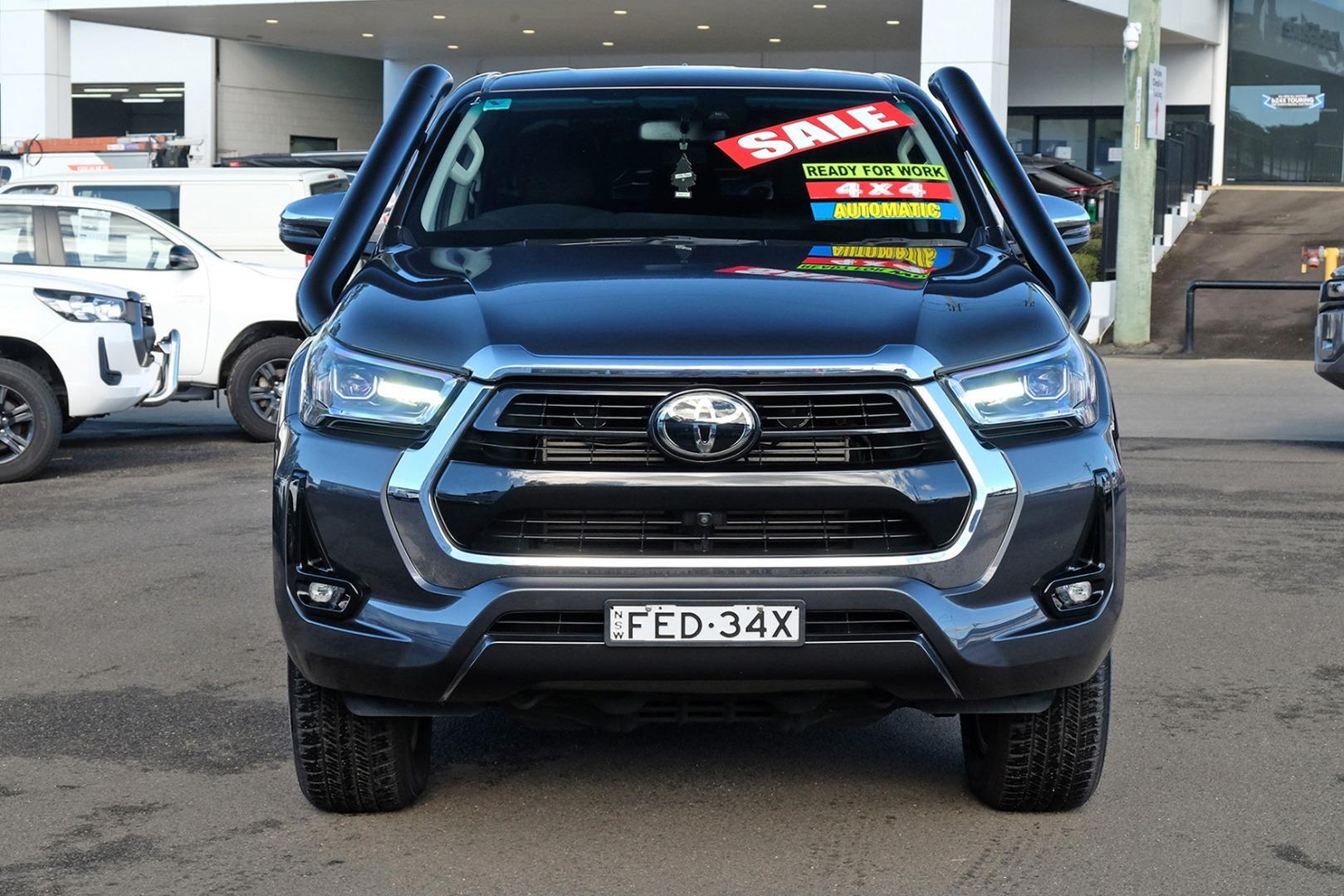 2023 Toyota Hilux SR5 in Silver