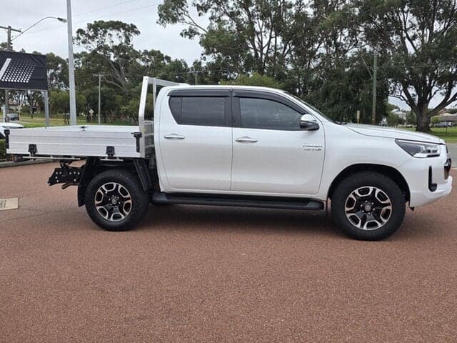 2023 Toyota Hilux SR5 in White