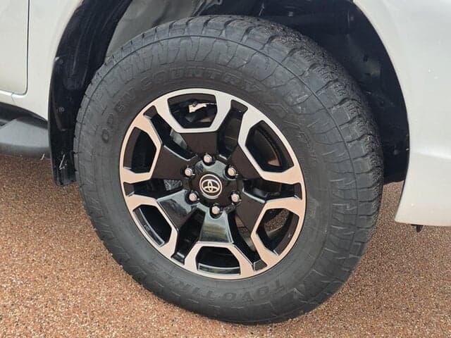 2023 Toyota Hilux SR5 in White