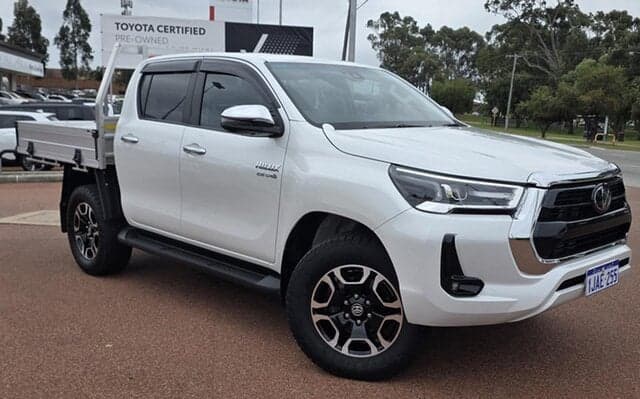 2023 Toyota Hilux SR5 in White
