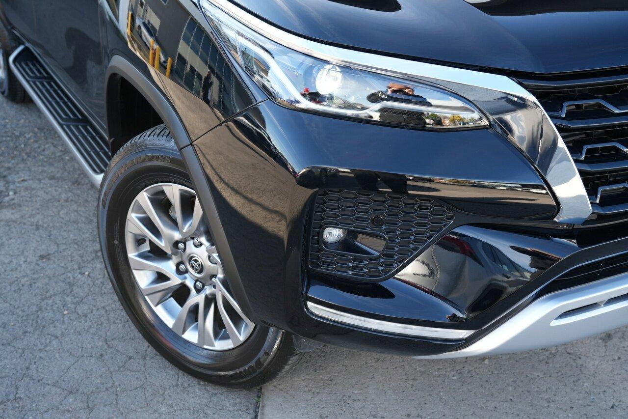 2025 Toyota Fortuner Crusade in Black