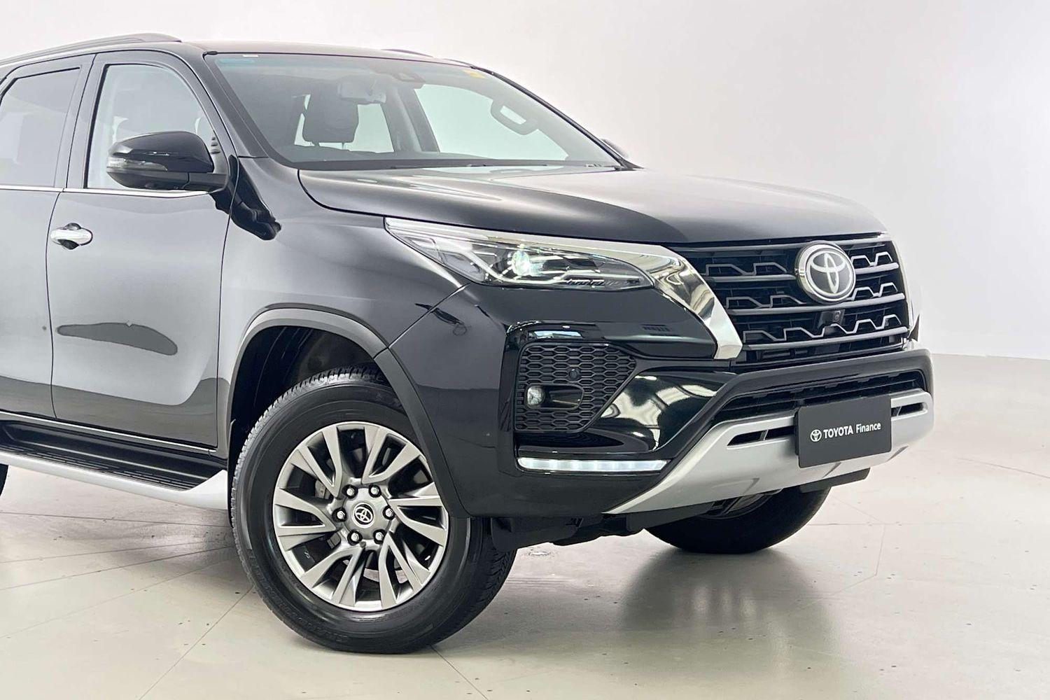 2022 Toyota Fortuner Crusade in Black