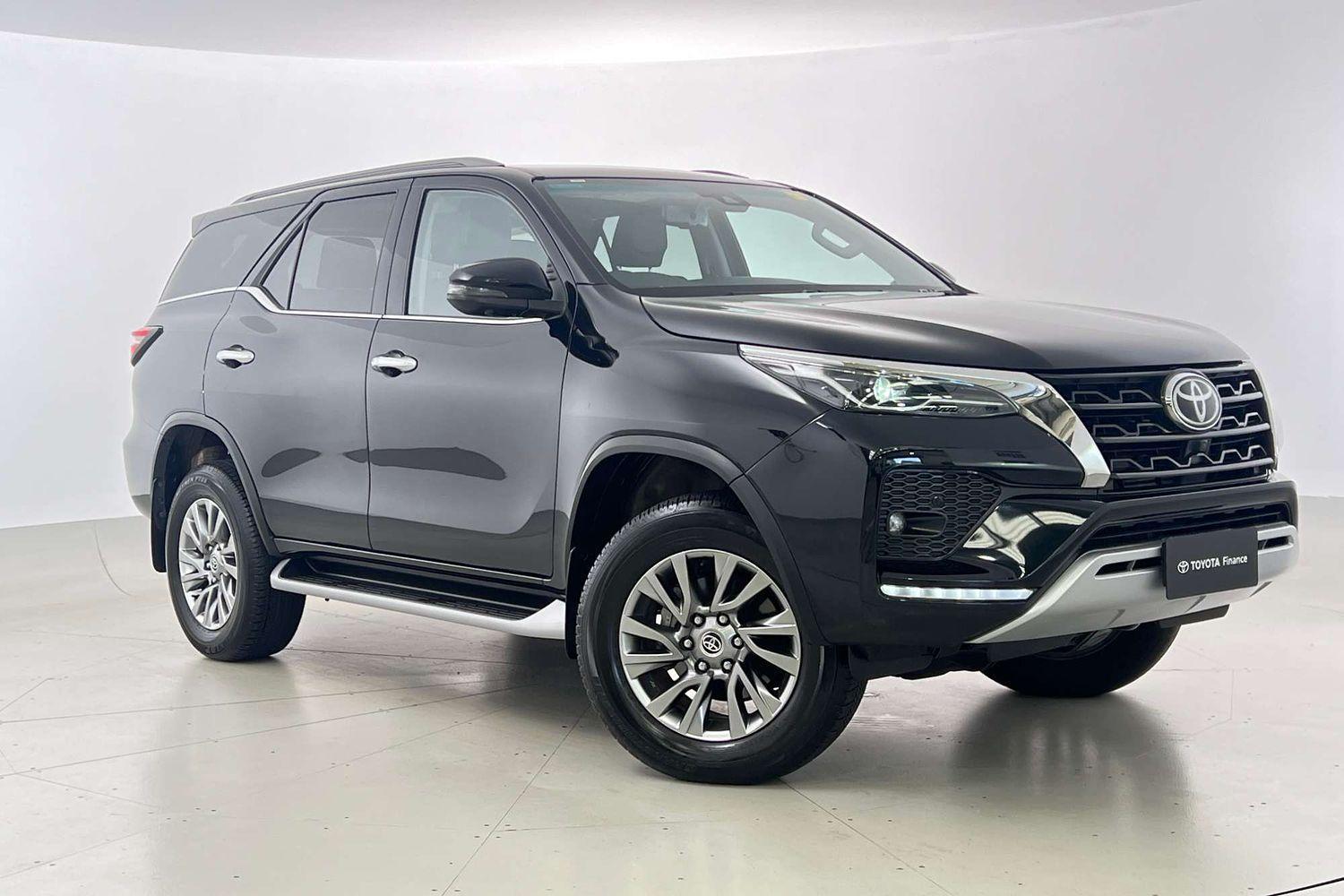 2022 Toyota Fortuner Crusade in Black