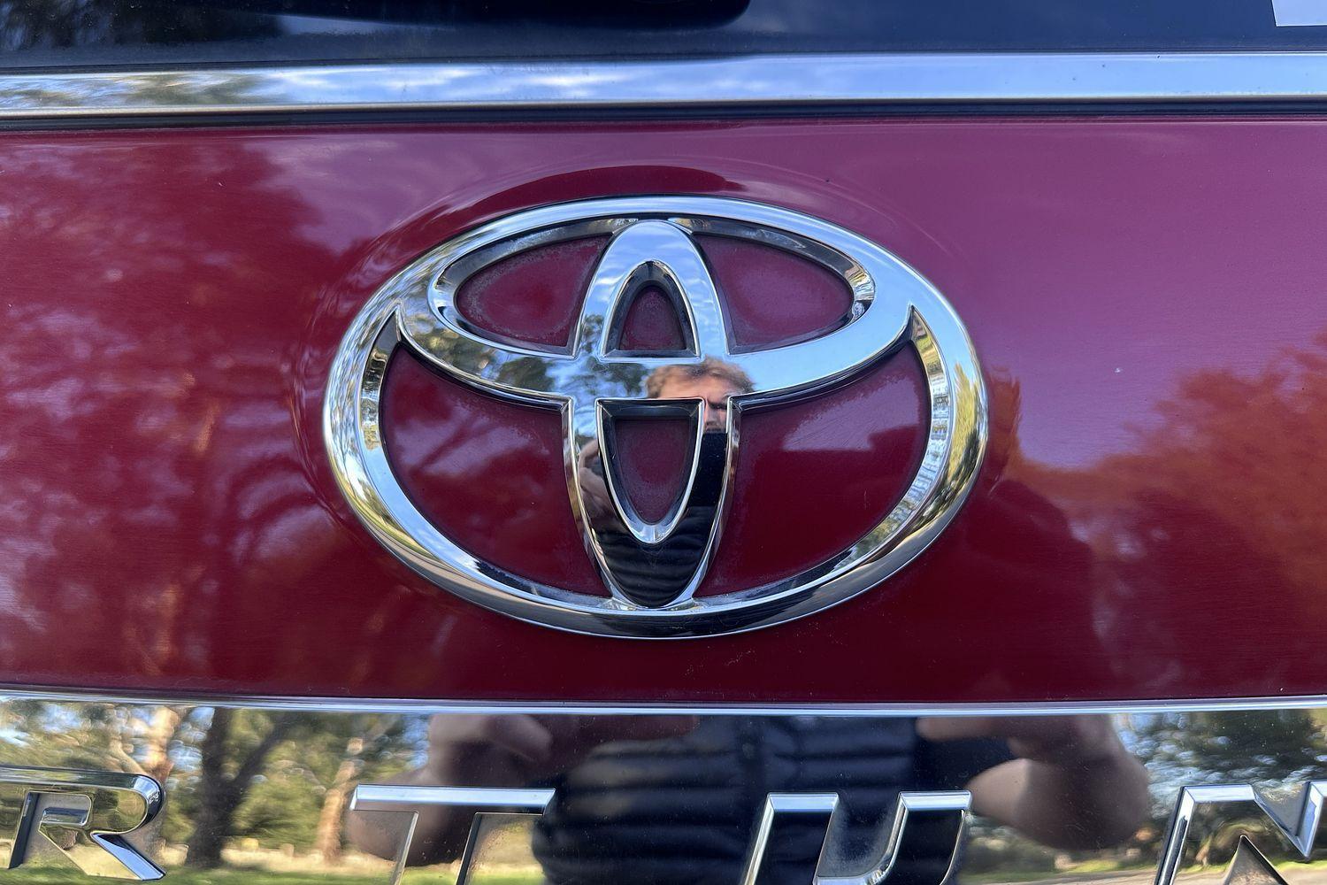2022 Toyota Fortuner Crusade in Red