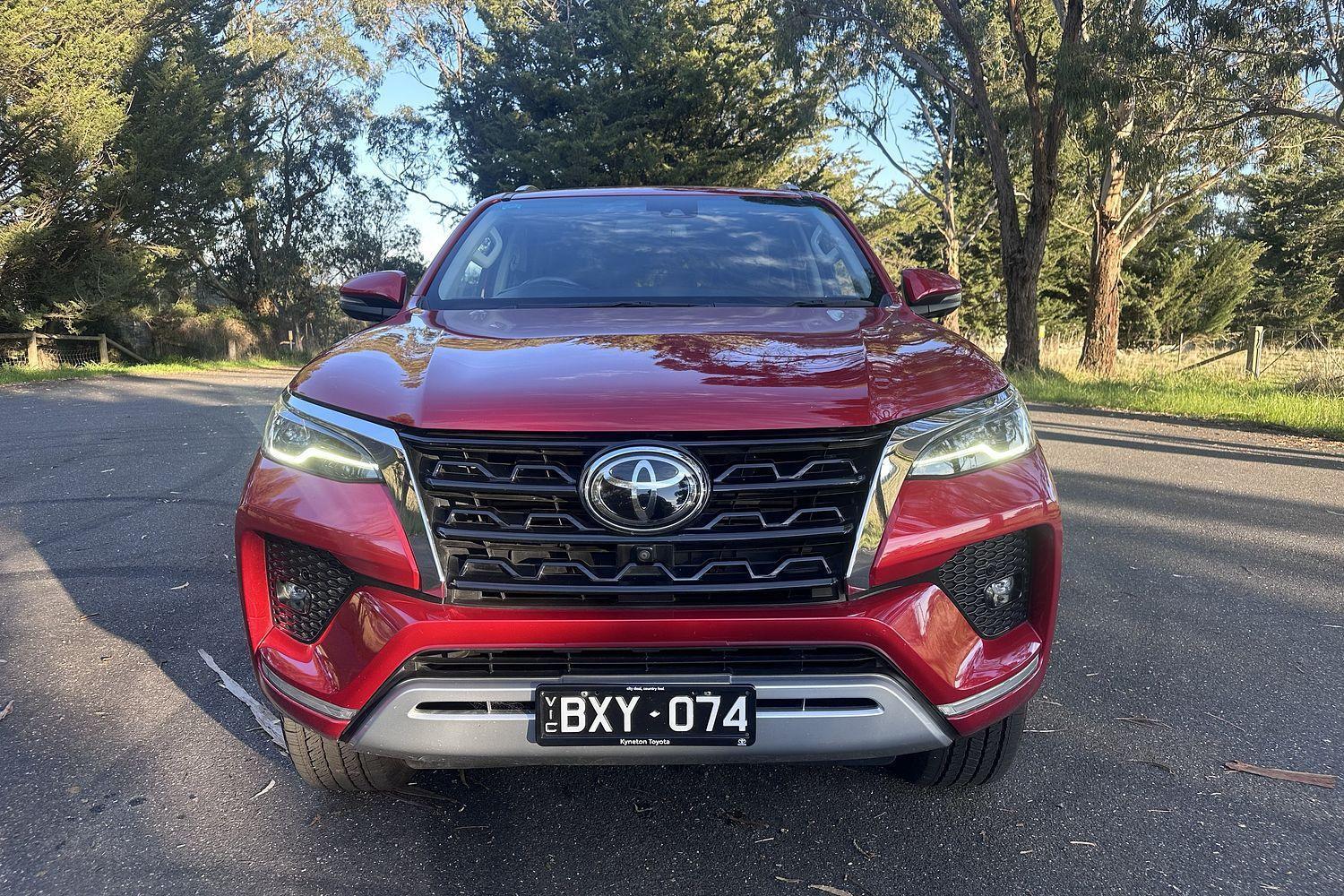 2022 Toyota Fortuner Crusade in Red