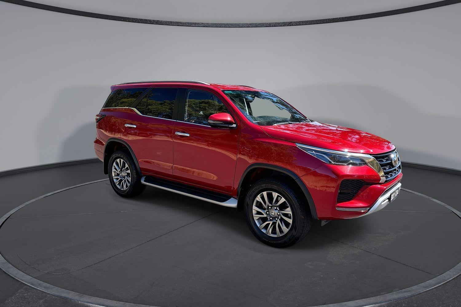 2022 Toyota Fortuner Crusade in Red