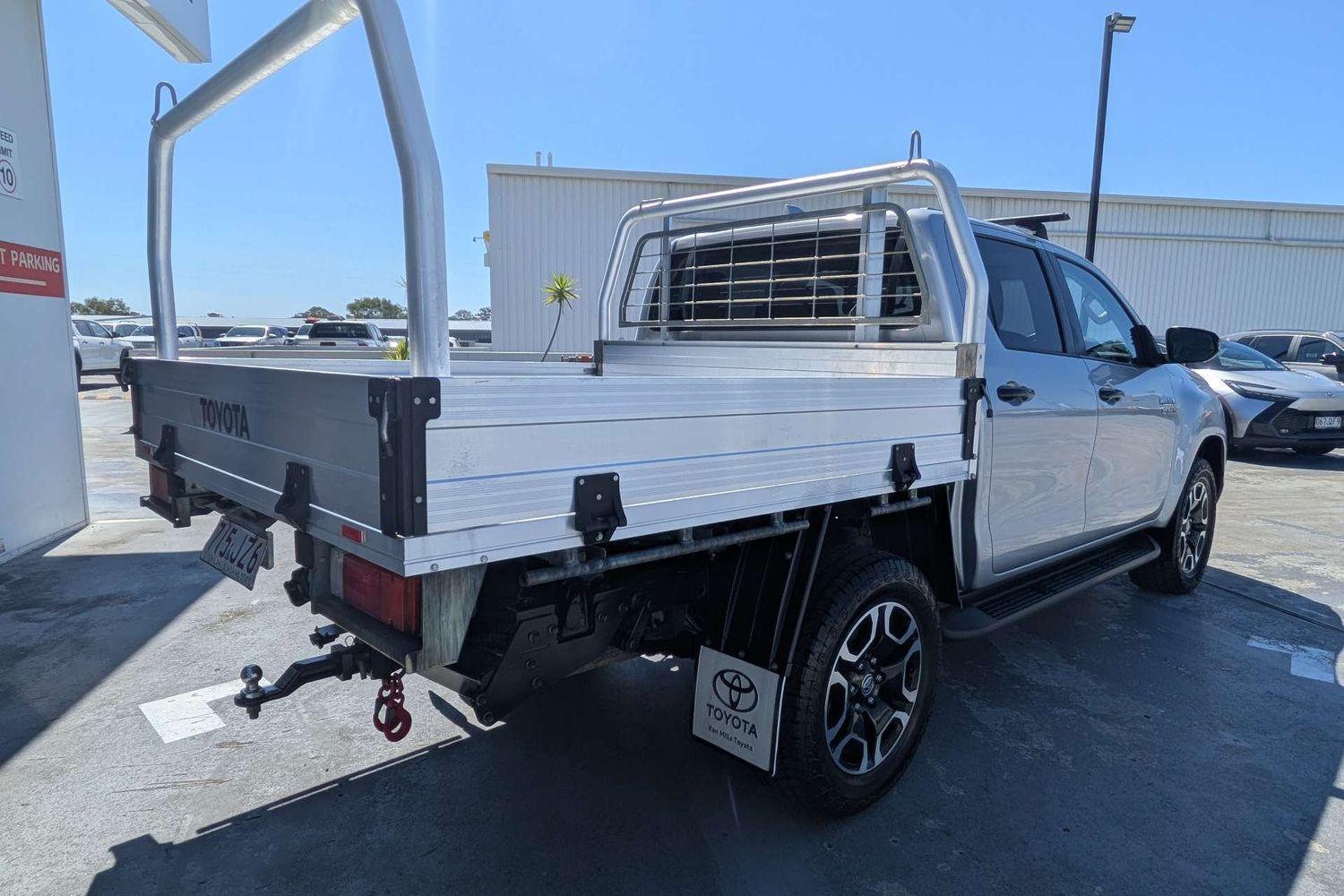 2024 Toyota Hilux SR5 in Silver