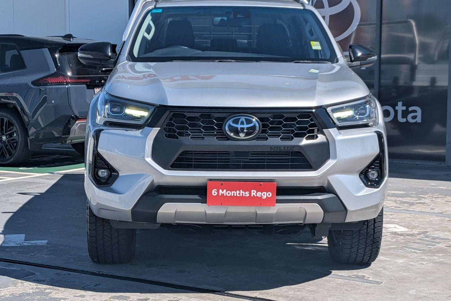 2024 Toyota Hilux SR5 in Silver