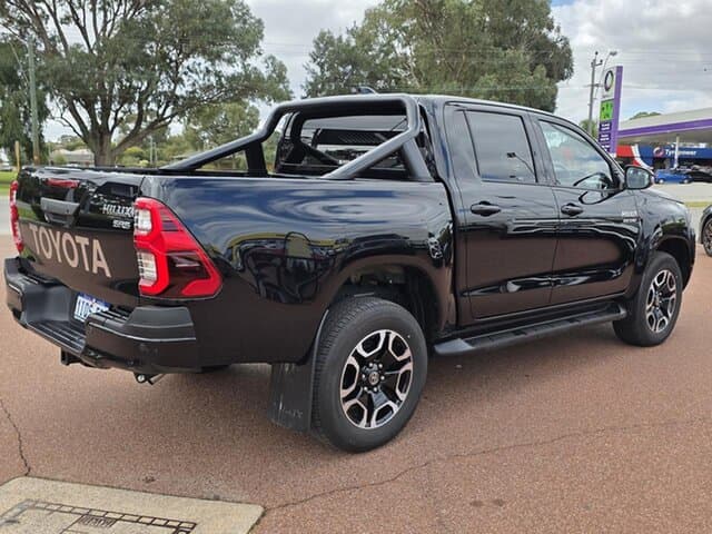 2025 Toyota Hilux SR5 in Black