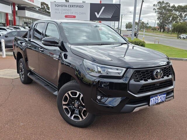 2025 Toyota Hilux SR5 in Black