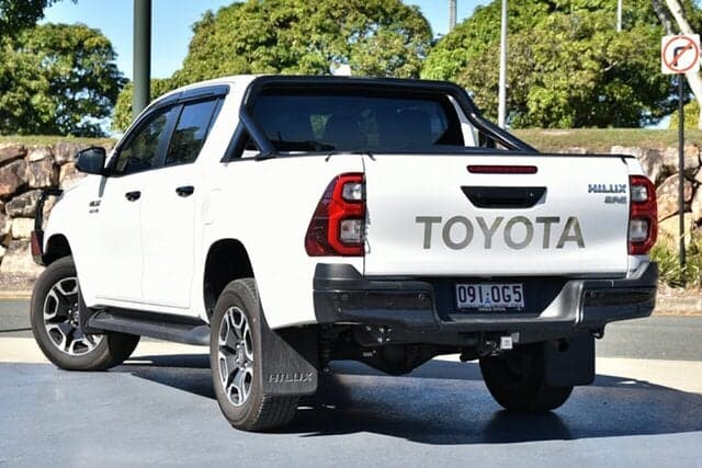 2025 Toyota Hilux SR5 in White