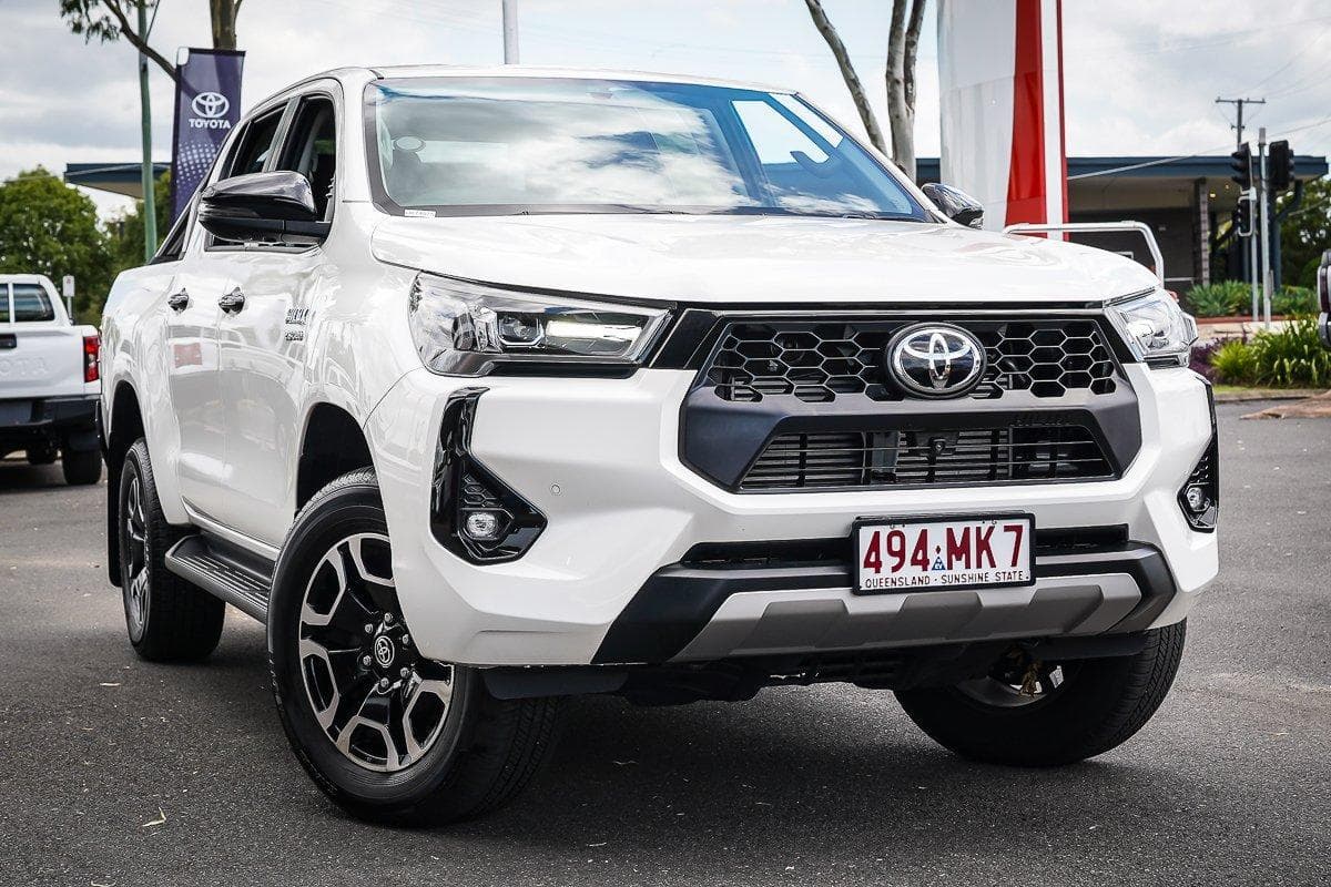 2024 Toyota Hilux SR5 in White