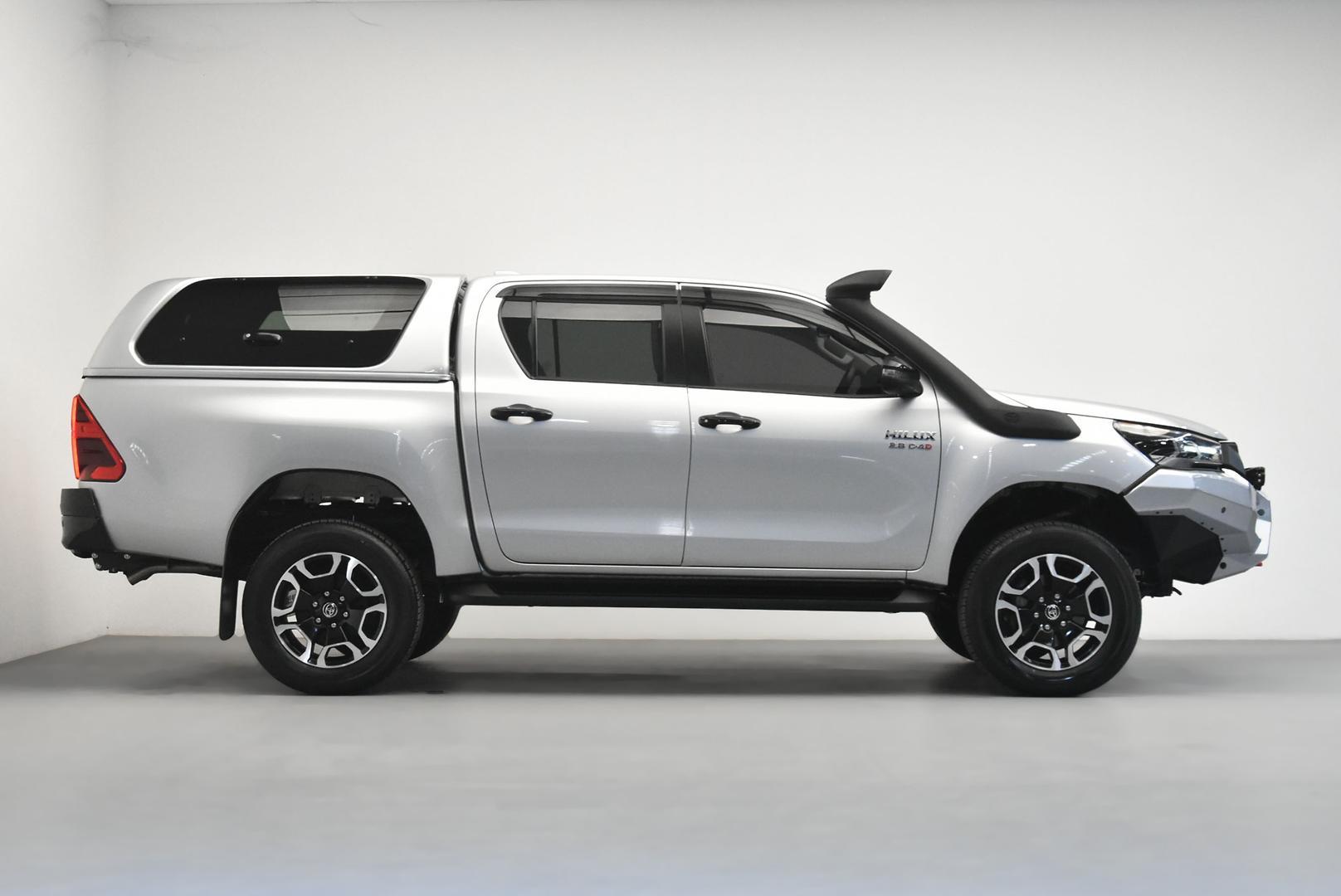 2025 Toyota Hilux SR5 in Silver