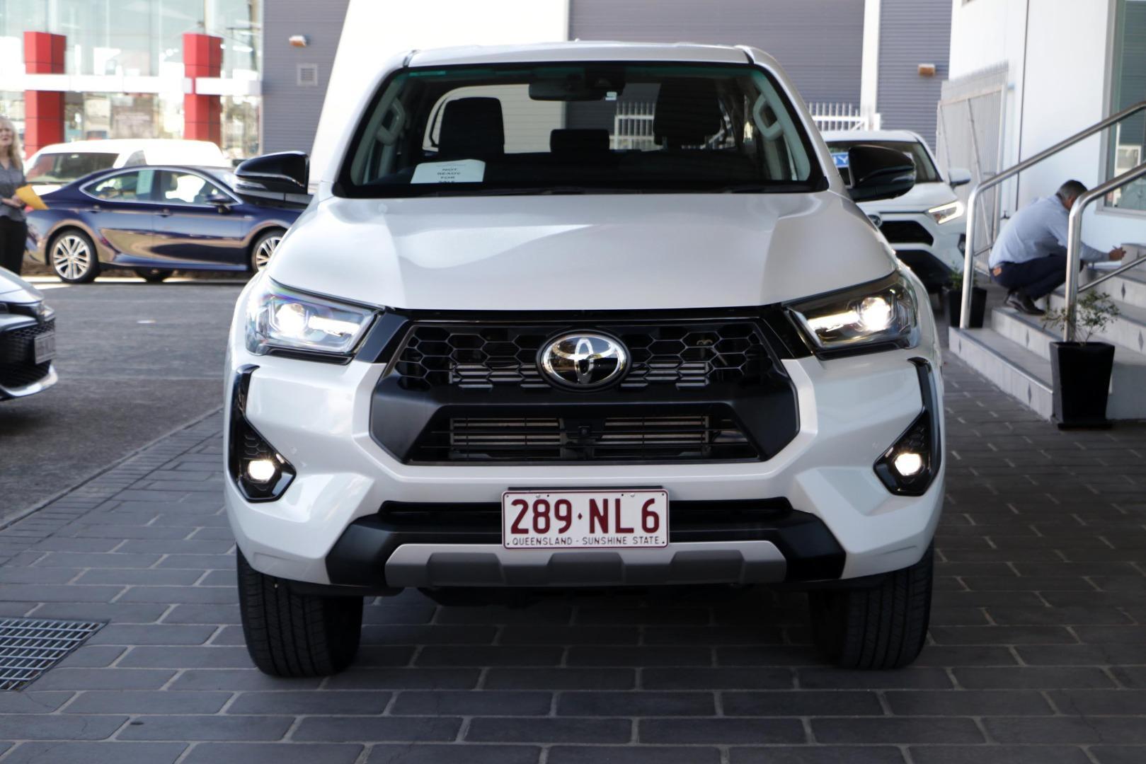 2025 Toyota Hilux SR5 in White
