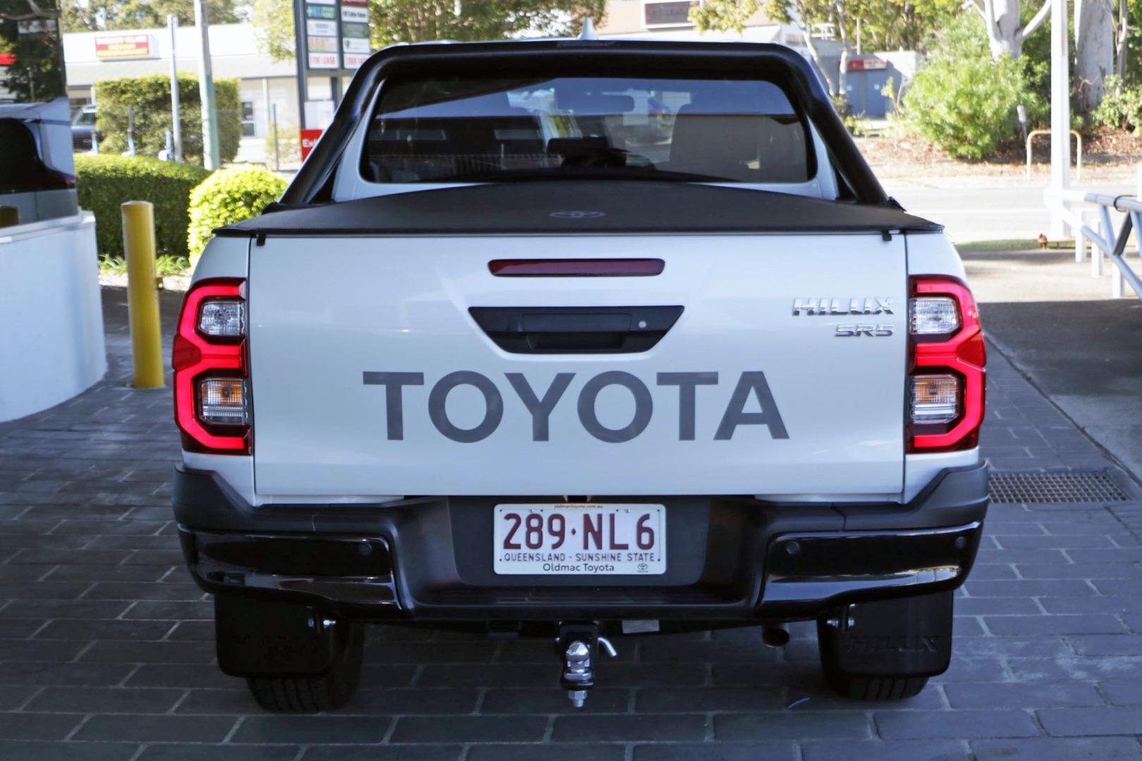 2025 Toyota Hilux SR5 in White