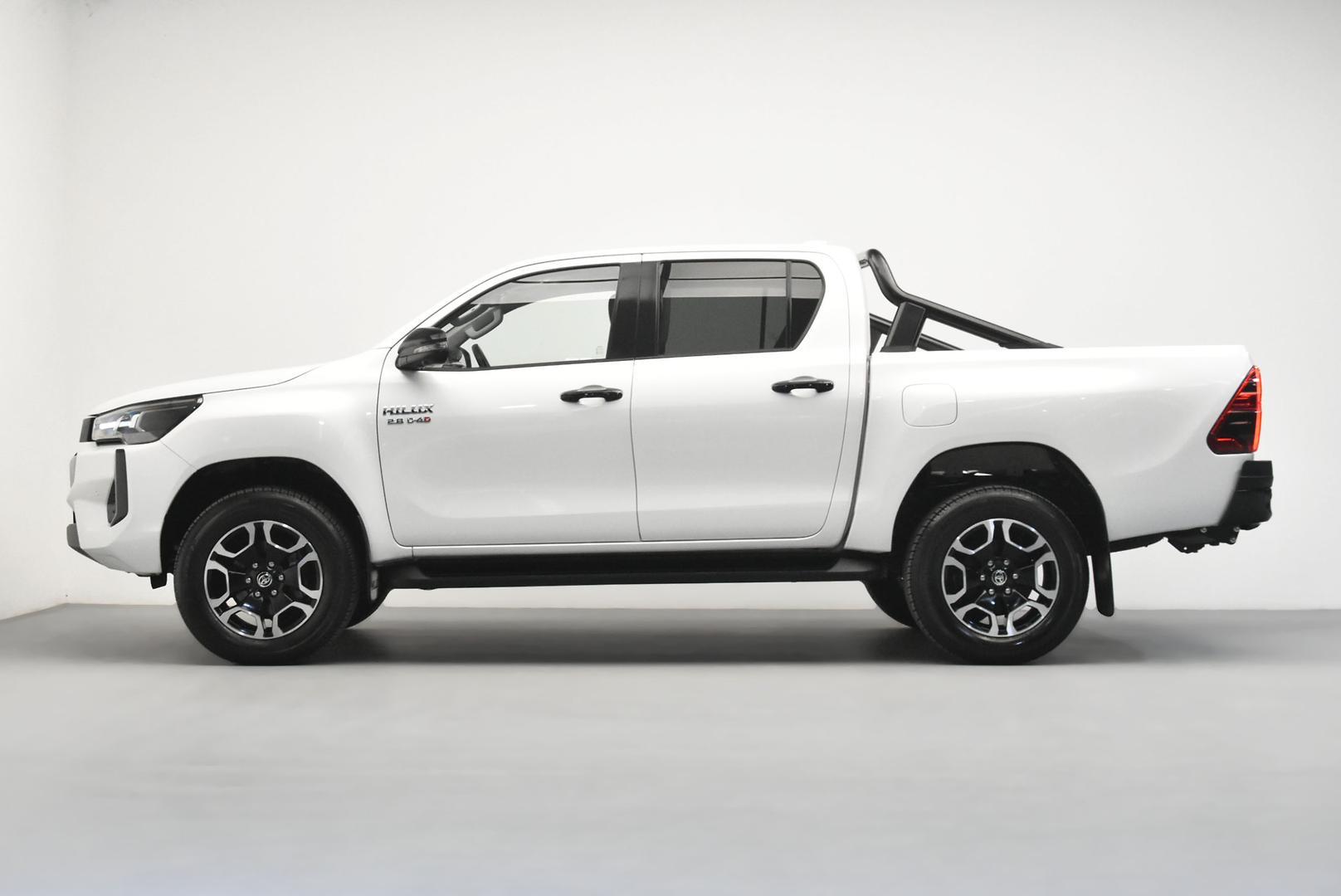2025 Toyota Hilux SR5 in White