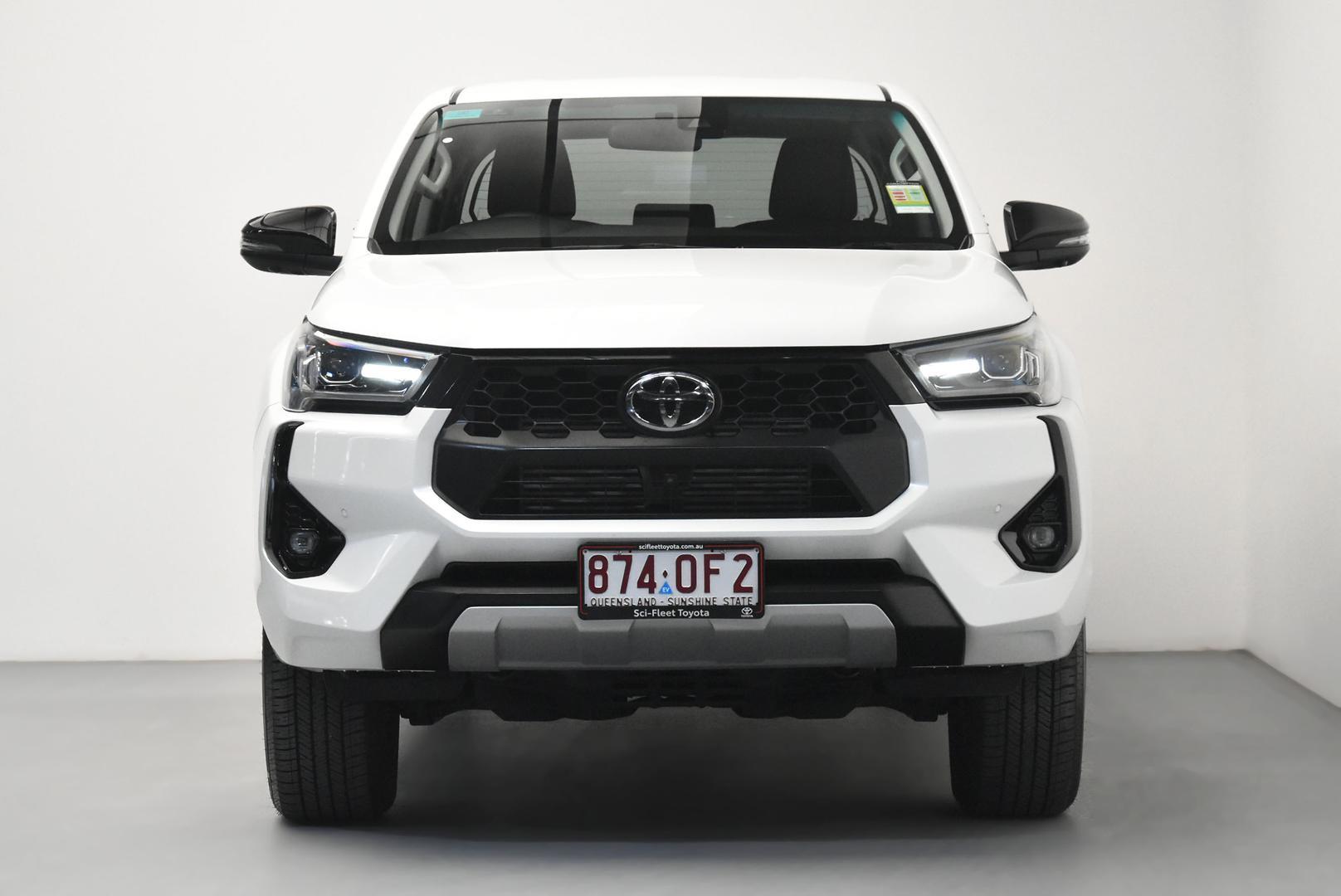 2025 Toyota Hilux SR5 in White