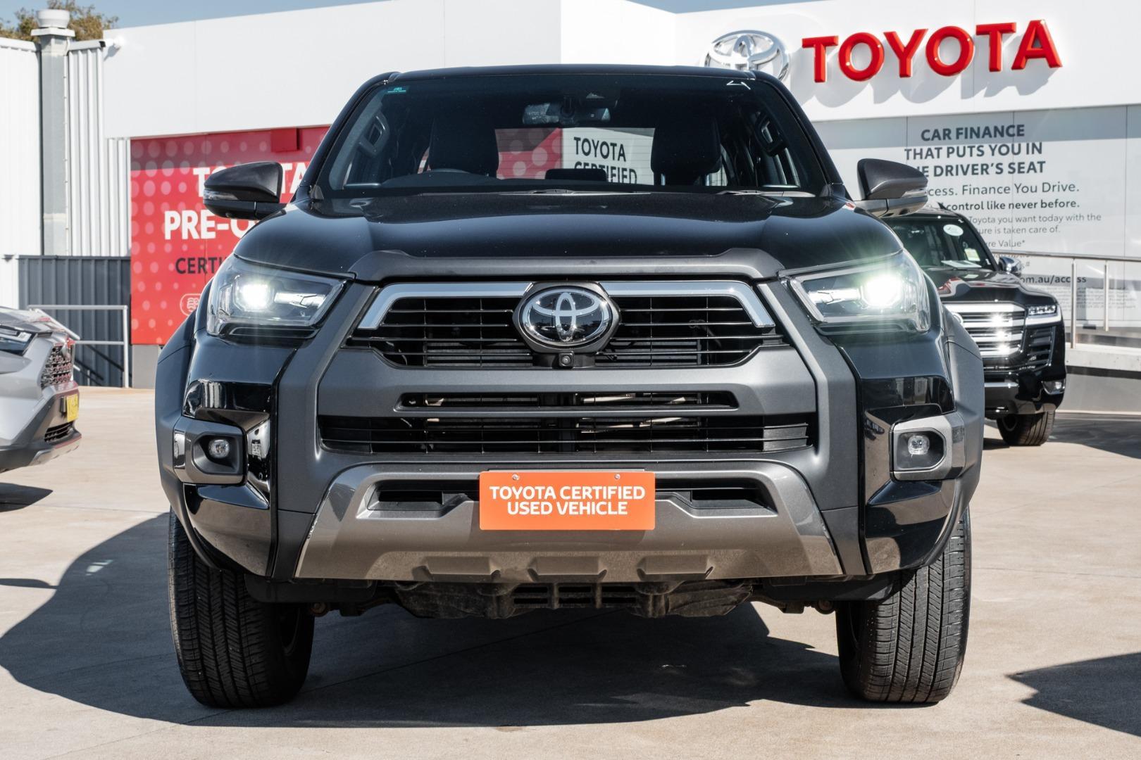 2025 Toyota Hilux Rogue in Black
