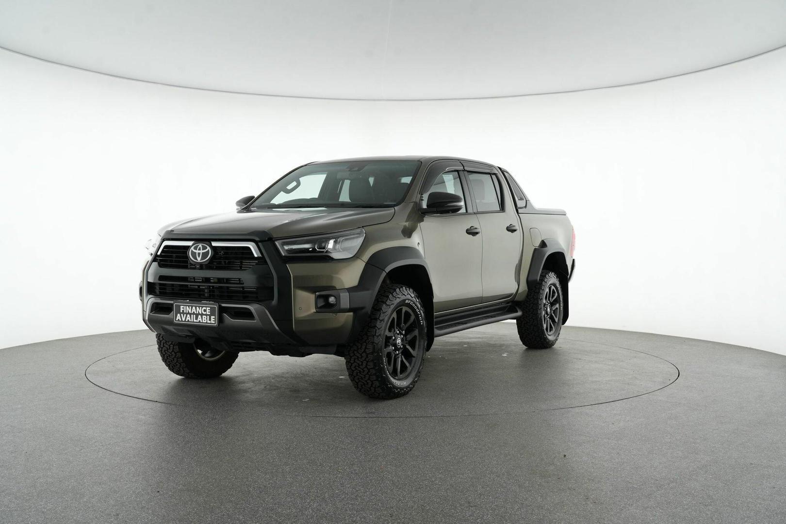 2024 Toyota Hilux Rogue in Bronze