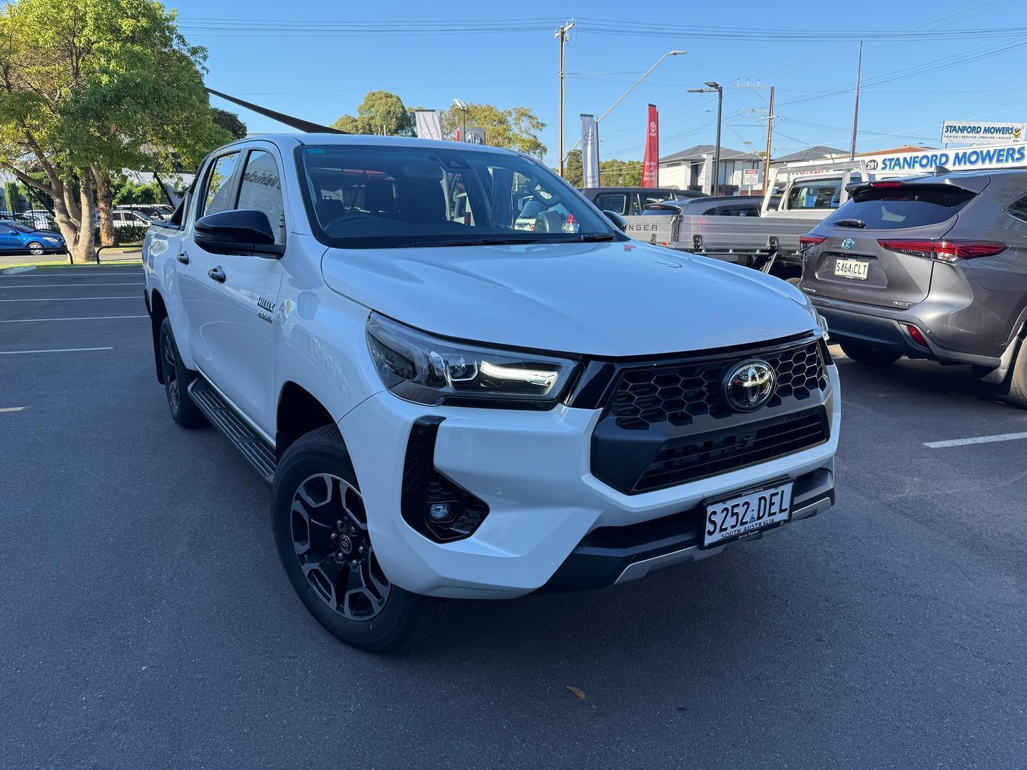 2024 Toyota Hilux SR5 in White