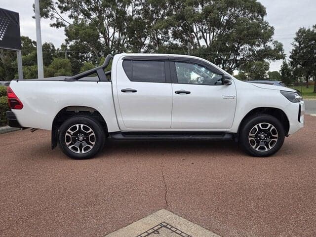 2024 Toyota Hilux SR5 in White
