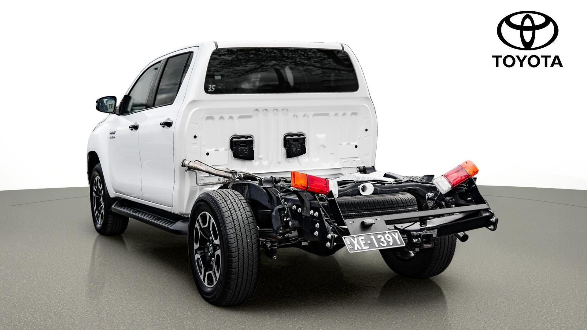 2024 Toyota Hilux SR5 in White