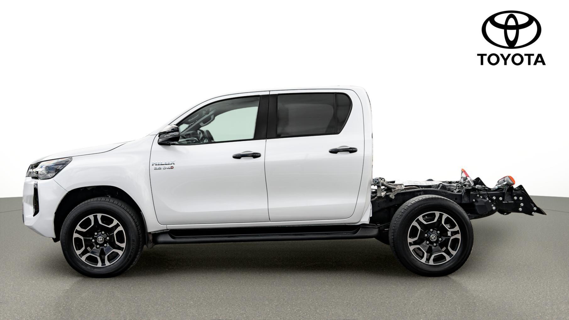2024 Toyota Hilux SR5 in White