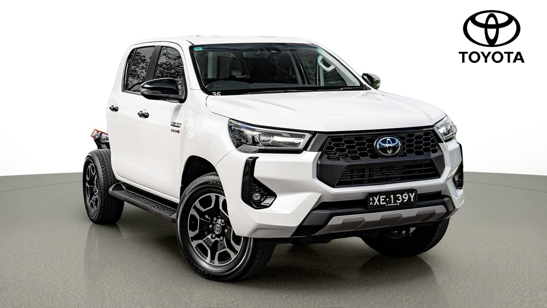 2024 Toyota Hilux SR5 in White