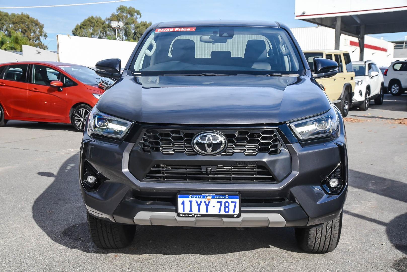 2024 Toyota Hilux SR5 in Silver