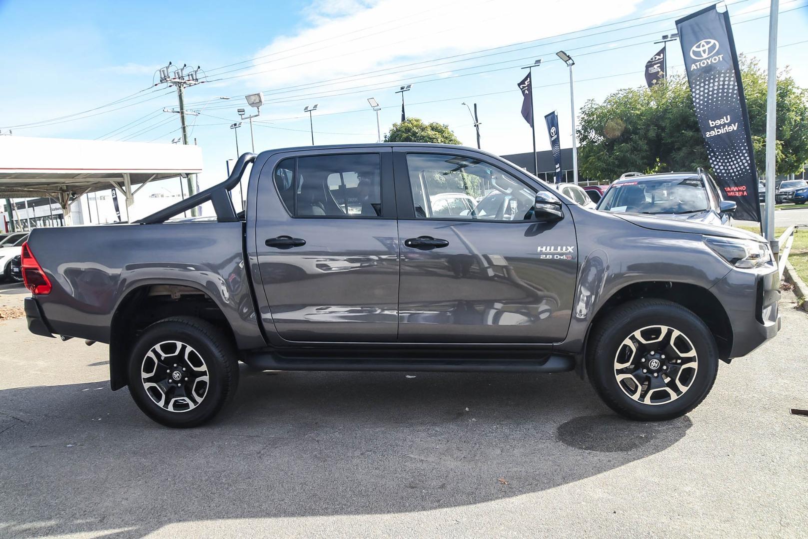 2024 Toyota Hilux SR5 in Silver